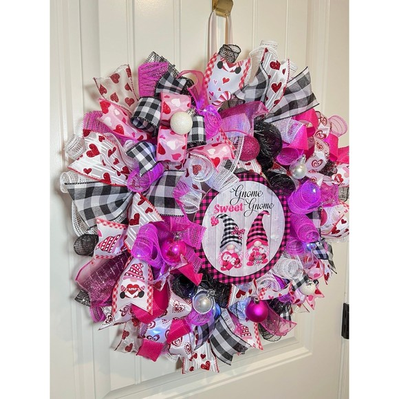 Handmade Valentine’s Gnome Sweet Gnome Ribbon Prelit Wreath 22 ins LED W16 - Picture 3 of 11